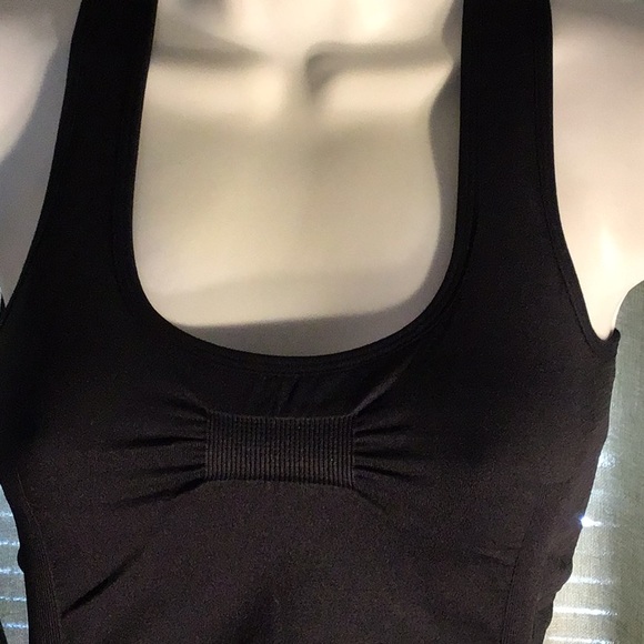 Women’s workout top - Picture 2 of 6